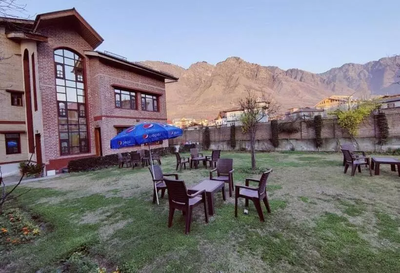 ホテル Sheesha Residency , Srinagar