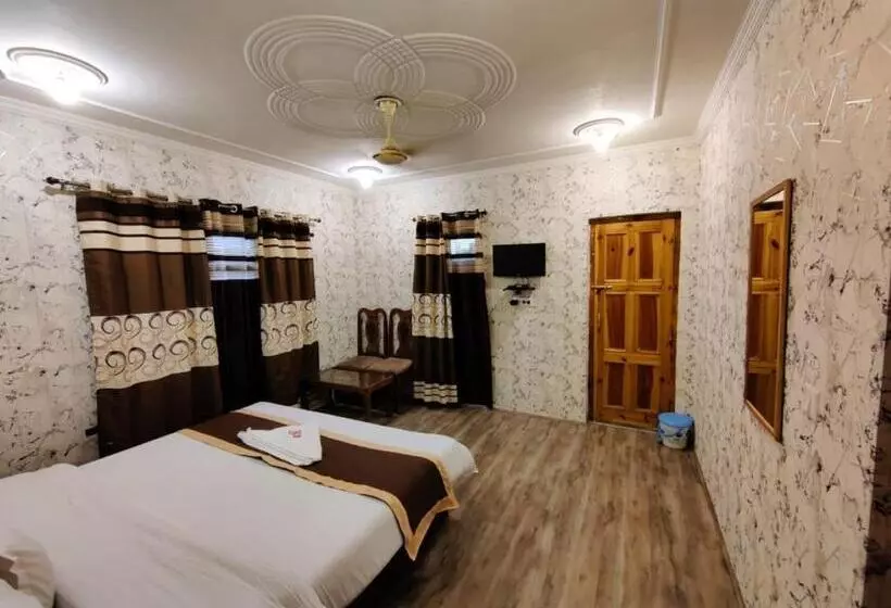 ホテル Sheesha Residency , Srinagar