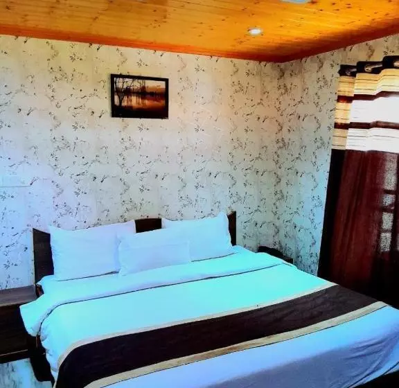 ホテル Sheesha Residency , Srinagar