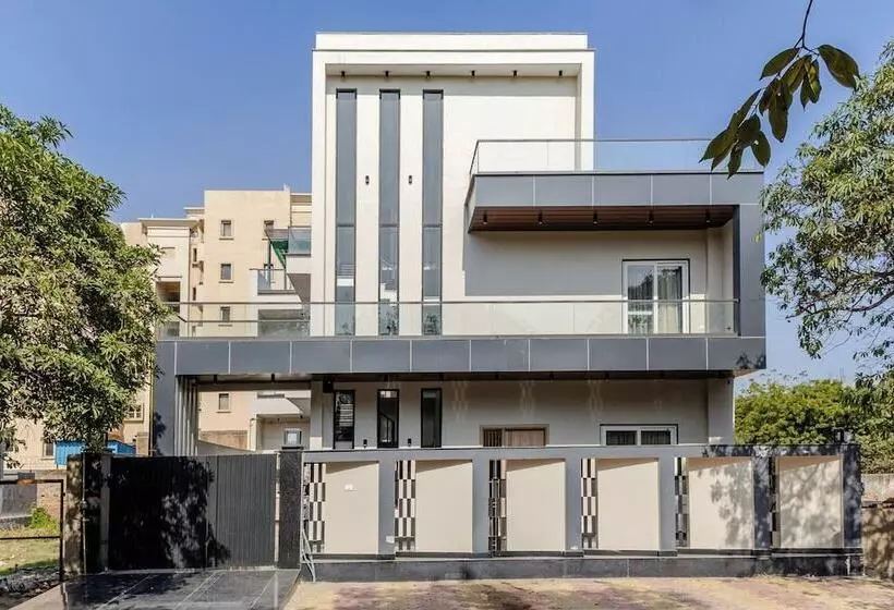 Lime Tree B&b Pari Chowk