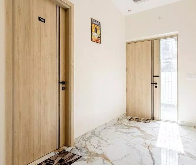 Lime Tree B&b Pari Chowk