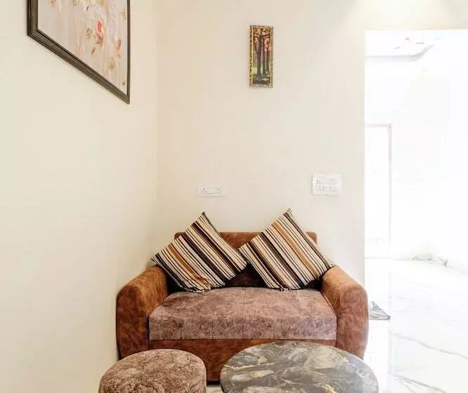 Lime Tree B&b Pari Chowk