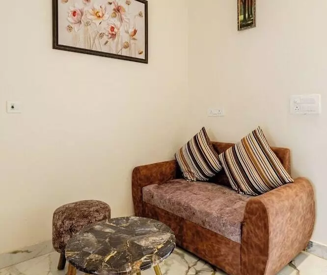 Lime Tree B&b Pari Chowk