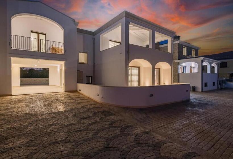 بنسيون Sa Omu Bianca 2