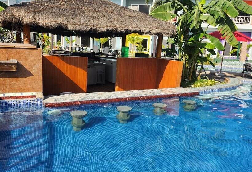 Blue Hotel And Resort