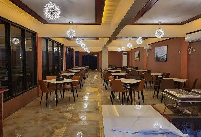 Blue Hotel And Resort