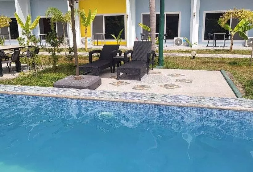 Blue Hotel And Resort