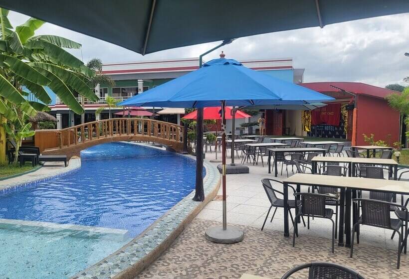 Blue Hotel And Resort