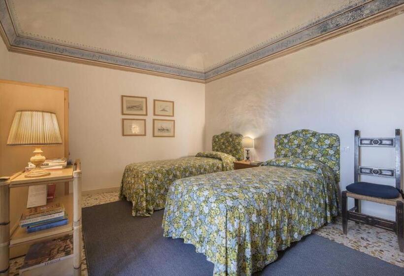 Отель Borgo Di Camporsevoli