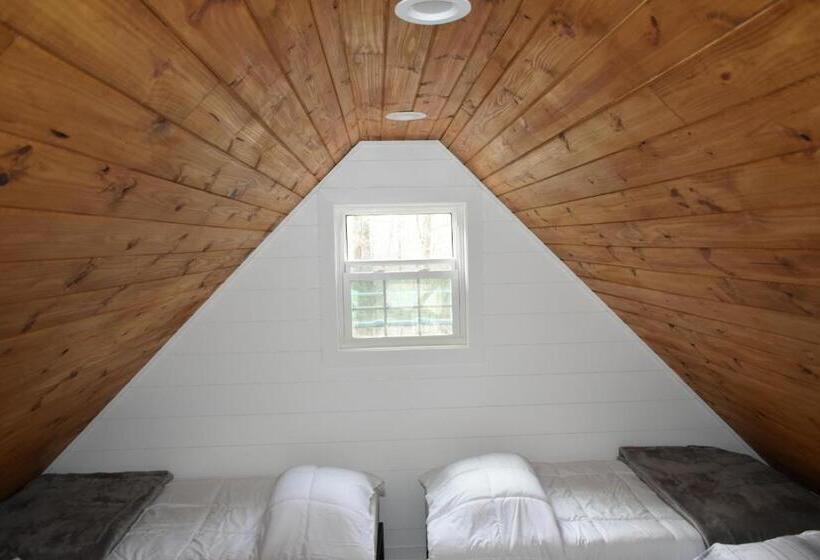 ペンション Luxury Cabin With Fishing Pond Hot Springs