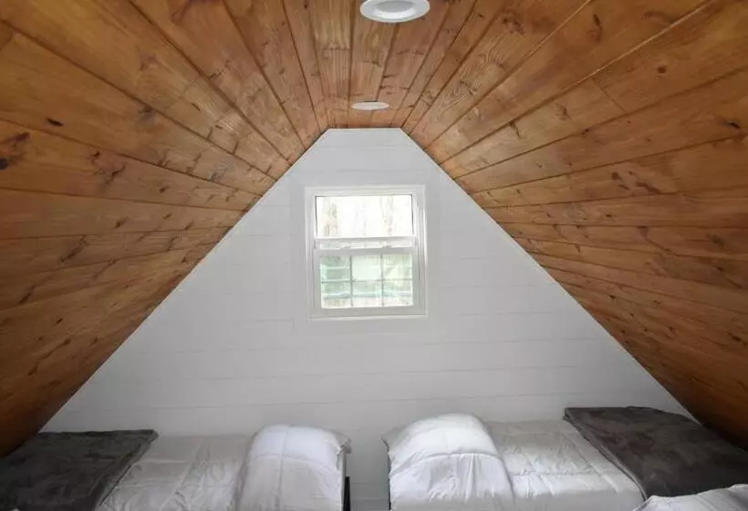 ペンション Luxury Cabin With Fishing Pond Hot Springs