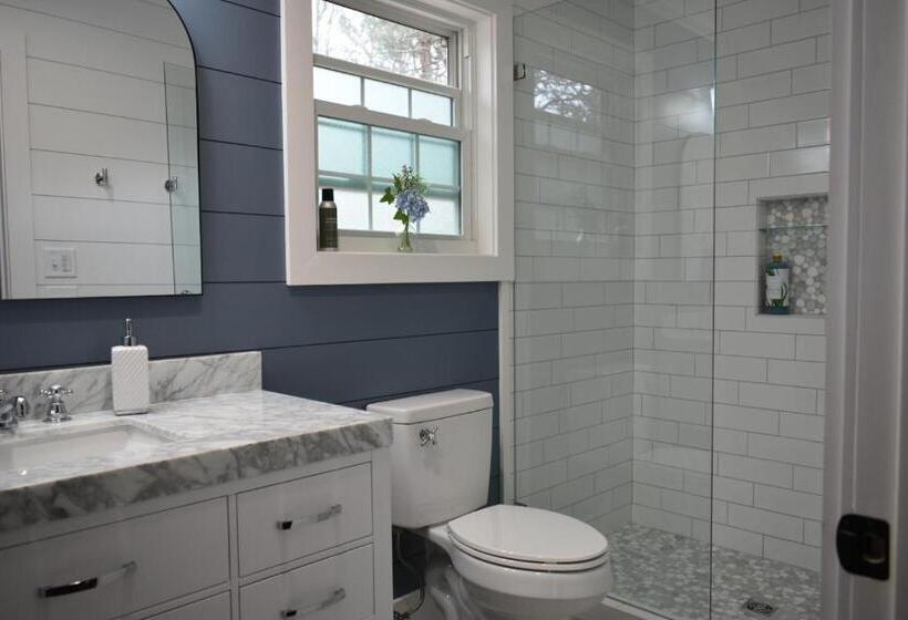 ペンション Luxury Cabin With Fishing Pond Hot Springs