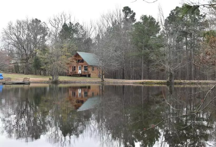 ペンション Luxury Cabin With Fishing Pond Hot Springs