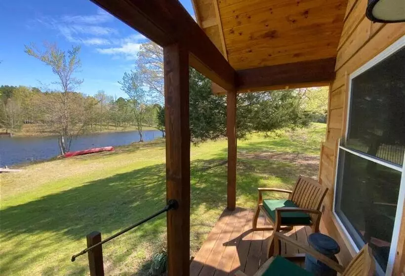 ペンション Luxury Cabin With Fishing Pond Hot Springs