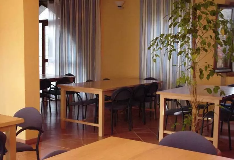 Albergue De Juventud   Hostel
