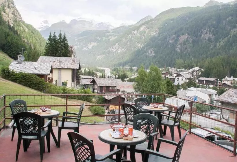تختخواب و صبحانه Le Vieux Rascard Chambres D Hotes