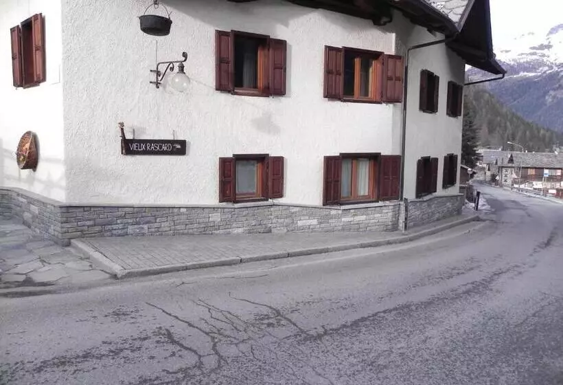 تختخواب و صبحانه Le Vieux Rascard Chambres D Hotes