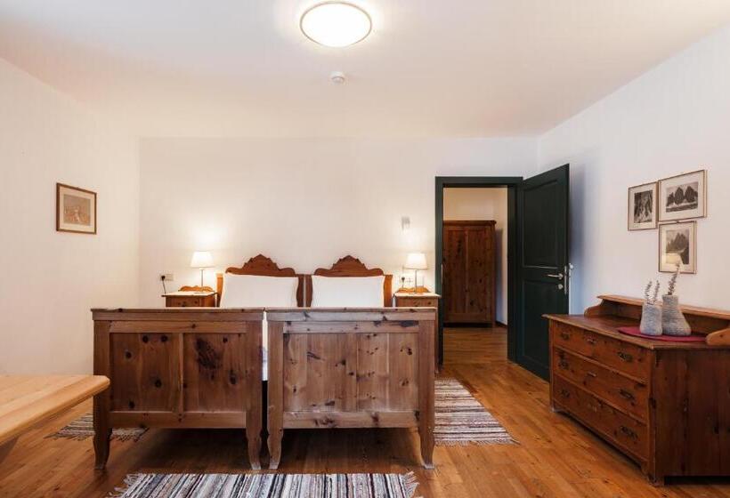 酒店 Dolomitenhof & Chalet Alte Post