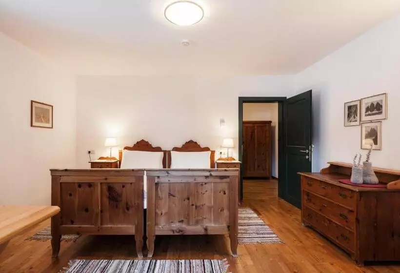هتل Dolomitenhof & Chalet Alte Post