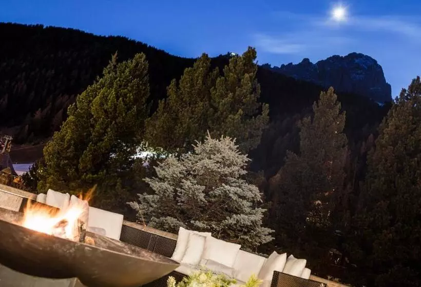 Hotelli Dorfer Alpine&charming