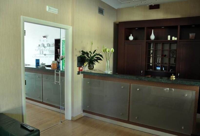 Отель Fontana Del Re