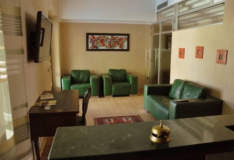 Отель Fontana Del Re