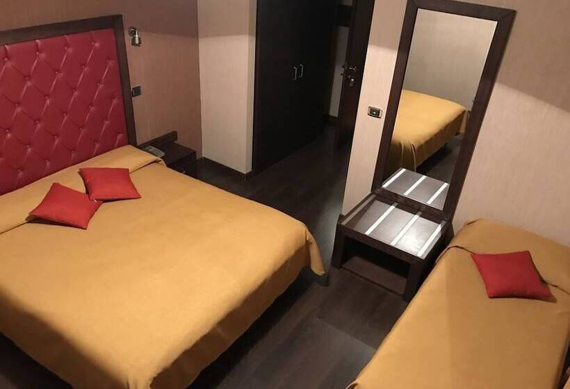 Отель Fontana Del Re