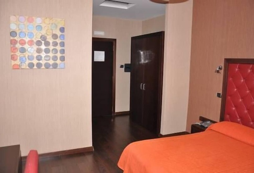 Отель Fontana Del Re