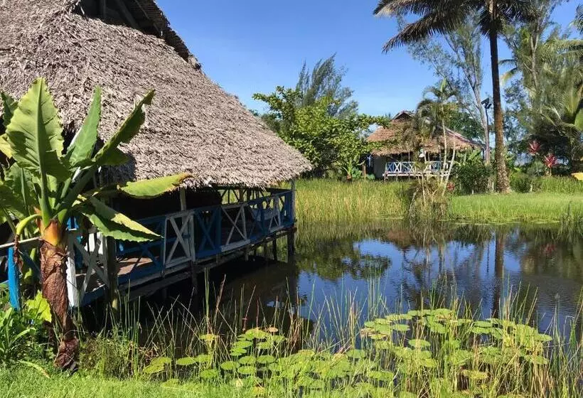 هتل Le Lagon