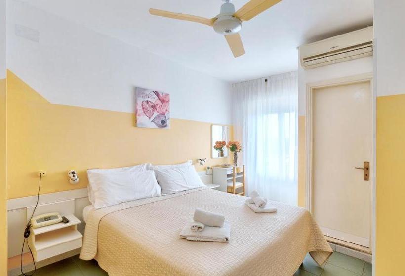 בית מלון כפרי Montebello Riccione