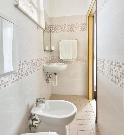 בית מלון כפרי Montebello Riccione