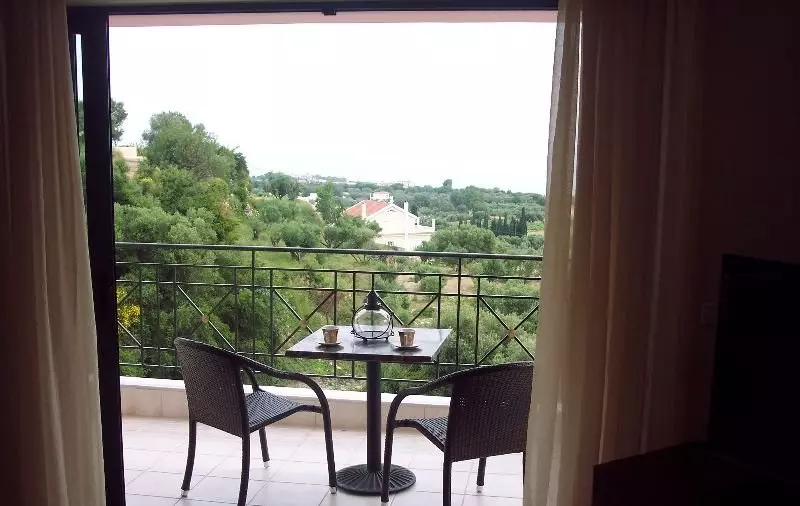 ホテル Sarantos Pool Suites