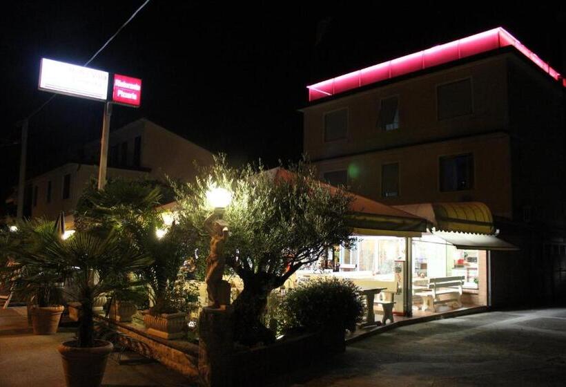 هتل Villa Ginevra