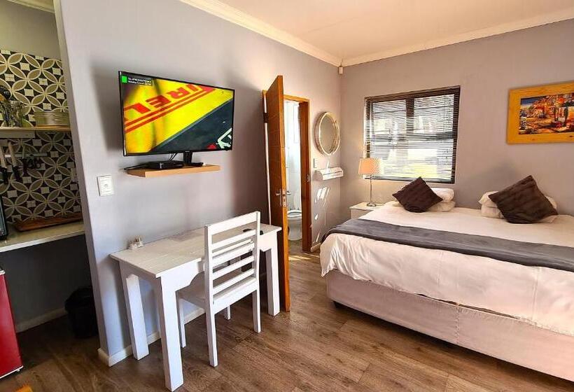 Tiende Laan Bed & Breakfast And Self Catering