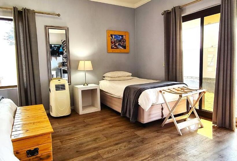 Tiende Laan Bed & Breakfast And Self Catering