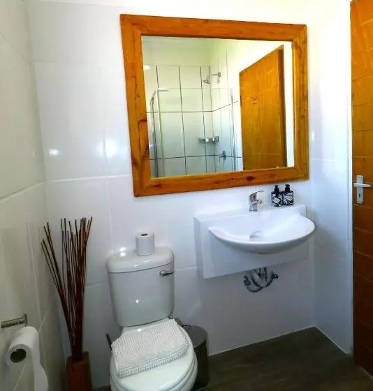 Tiende Laan Bed & Breakfast And Self Catering