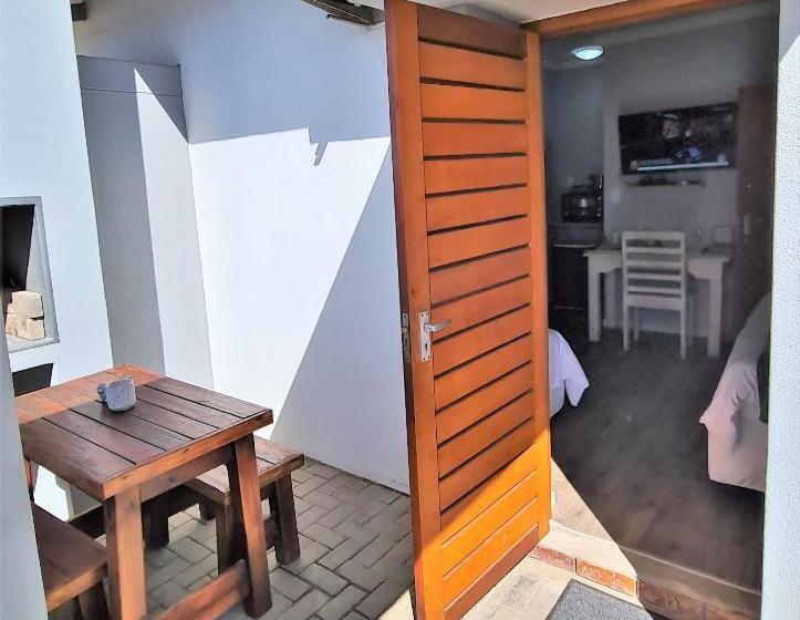 Tiende Laan Bed & Breakfast And Self Catering