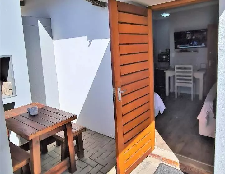 Tiende Laan Bed & Breakfast And Self Catering