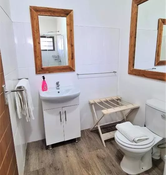 Tiende Laan Bed & Breakfast And Self Catering