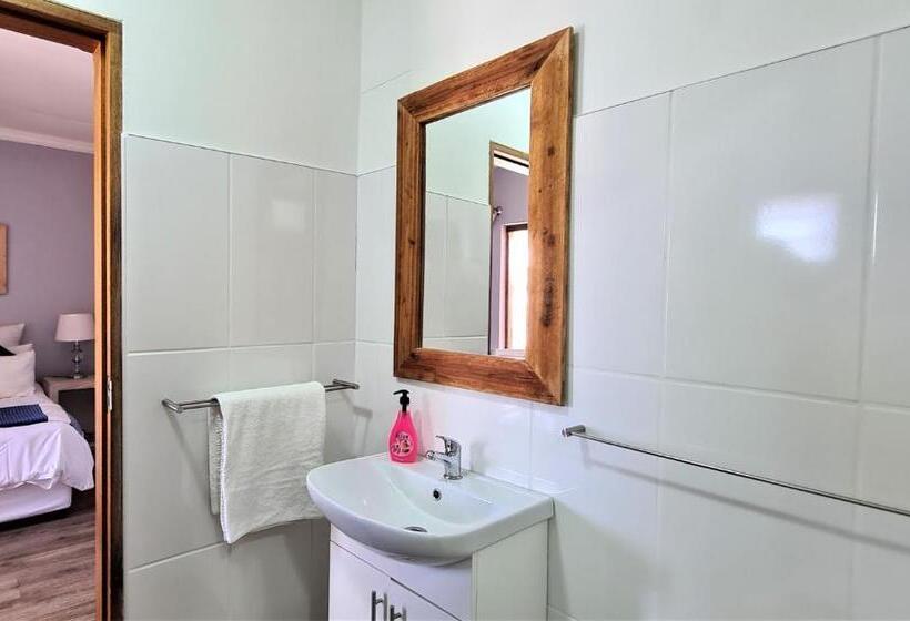 Tiende Laan Bed & Breakfast And Self Catering