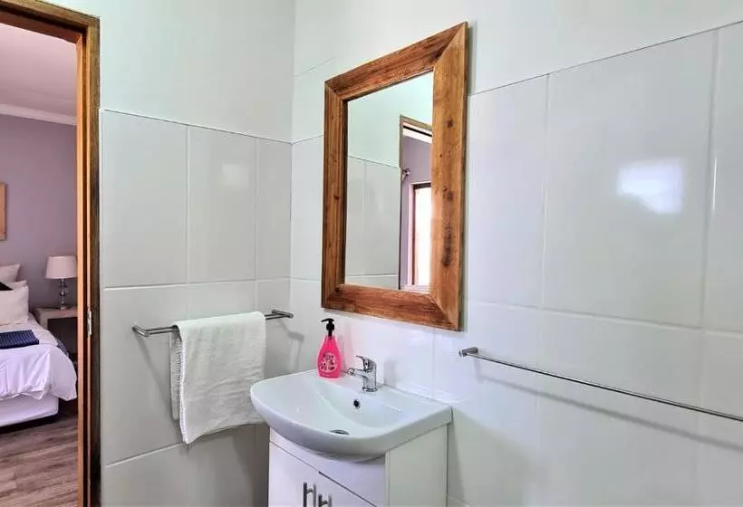 Tiende Laan Bed & Breakfast And Self Catering