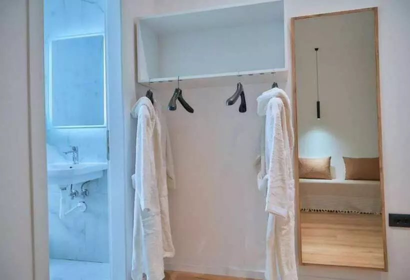 ユースホステル Kalpazo Inn Tirana