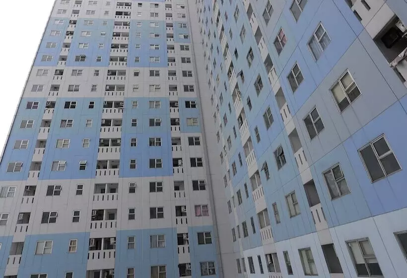 Hotelli Collection O 93750 Luxury Rooms @ Urbantown Serpong