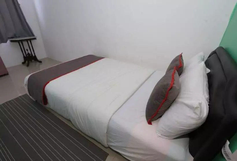 Hotelli Collection O 93750 Luxury Rooms @ Urbantown Serpong