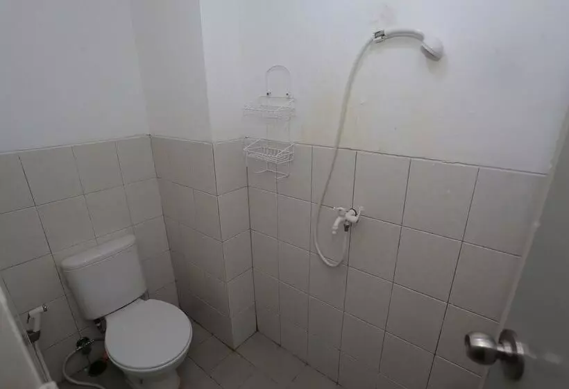 Hotelli Collection O 93750 Luxury Rooms @ Urbantown Serpong