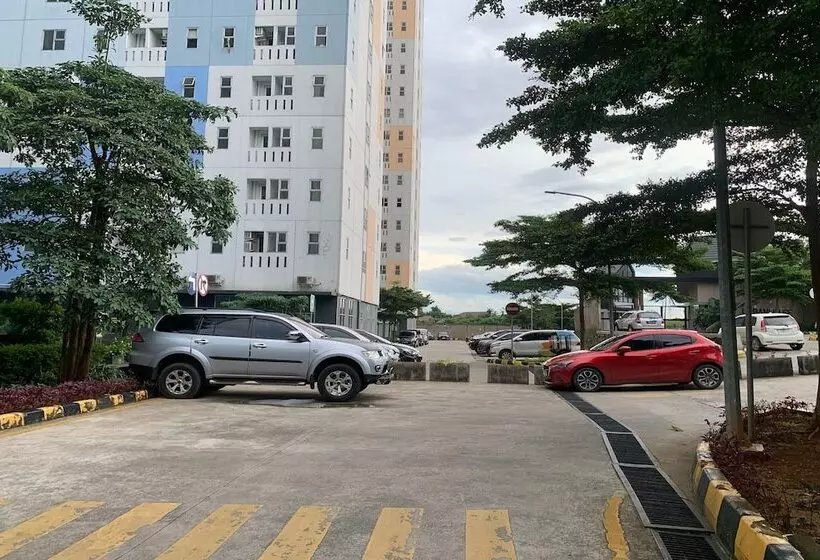 Hotelli Collection O 93750 Luxury Rooms @ Urbantown Serpong