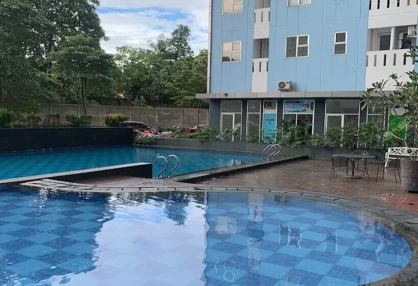 Hotelli Collection O 93750 Luxury Rooms @ Urbantown Serpong