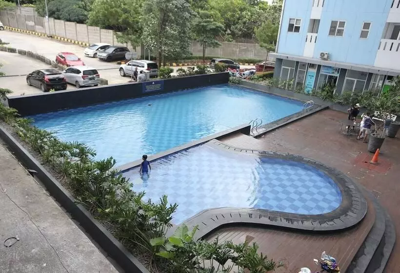 Hotelli Collection O 93750 Luxury Rooms @ Urbantown Serpong