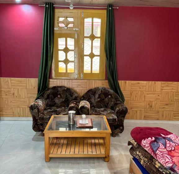 Отель Freya Luxuria