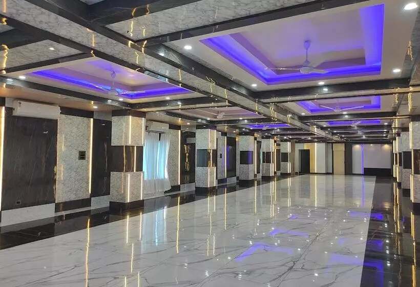 Hotelli Royal Palace